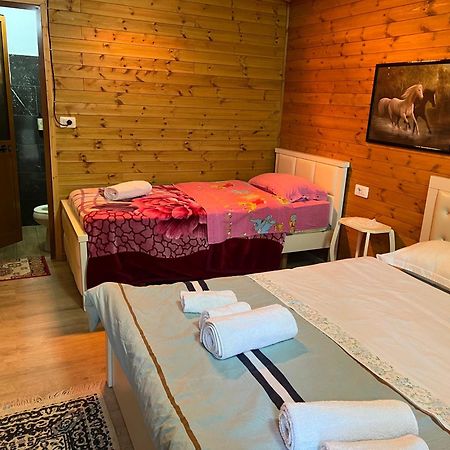 Bujtina Uji I Panjes, Log Cabins Dukat Eksteriør billede