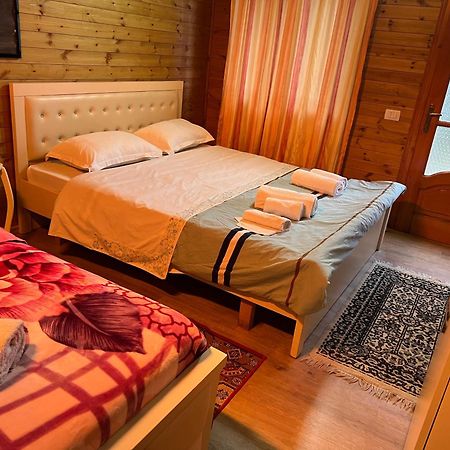Bujtina Uji I Panjes, Log Cabins Dukat Eksteriør billede