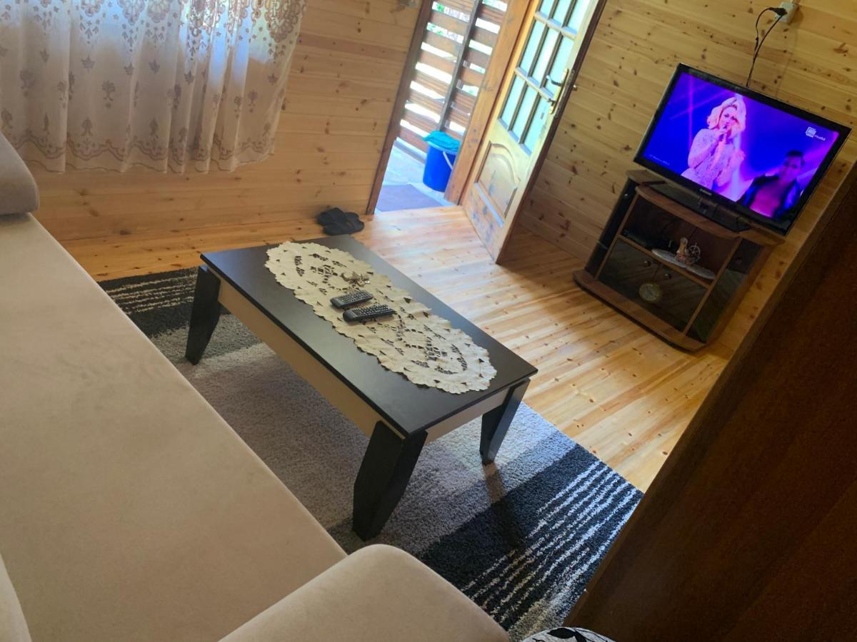 Bujtina Uji I Panjes, Log Cabins Dukat Eksteriør billede