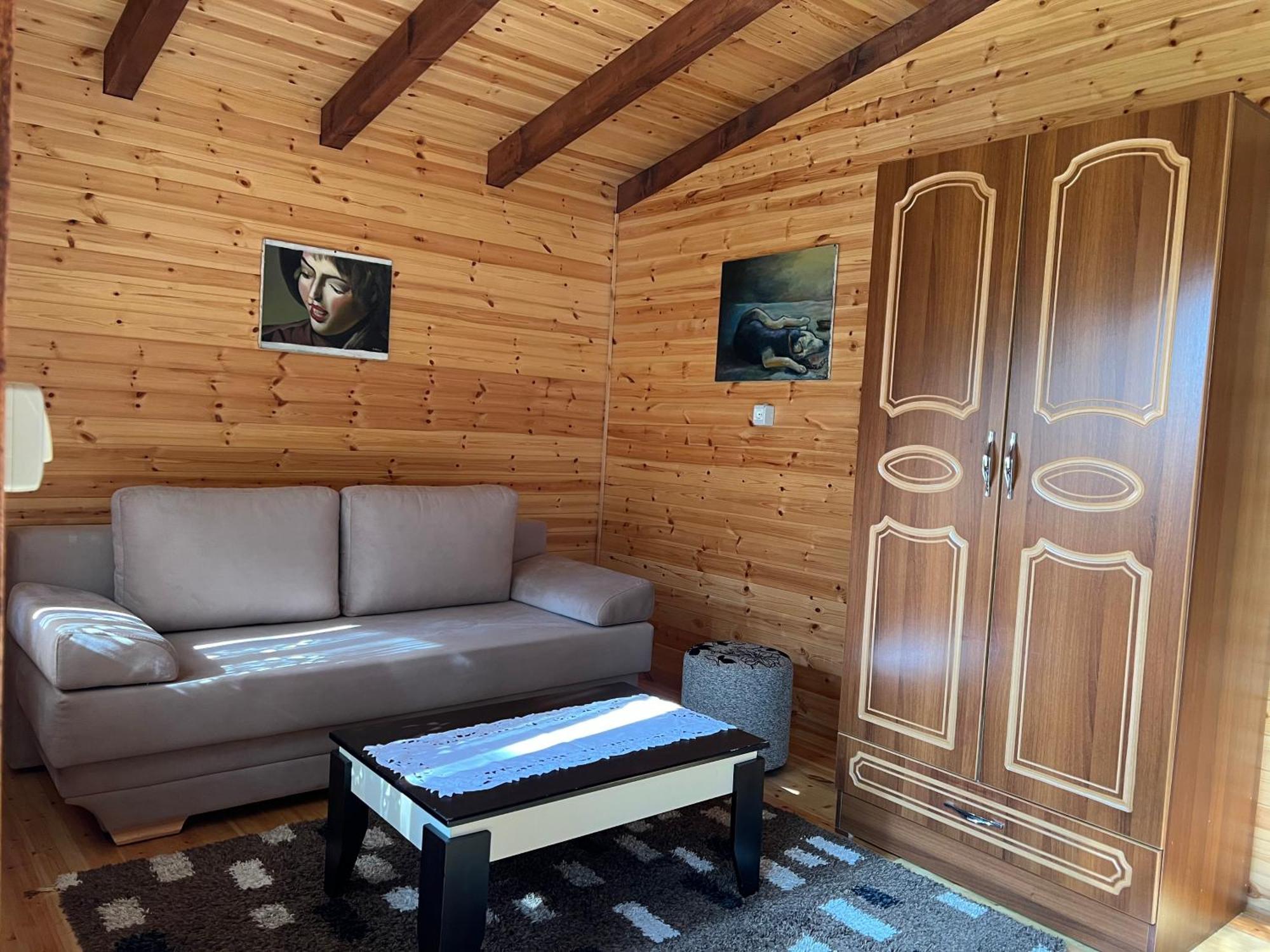 Bujtina Uji I Panjes, Log Cabins Dukat Eksteriør billede