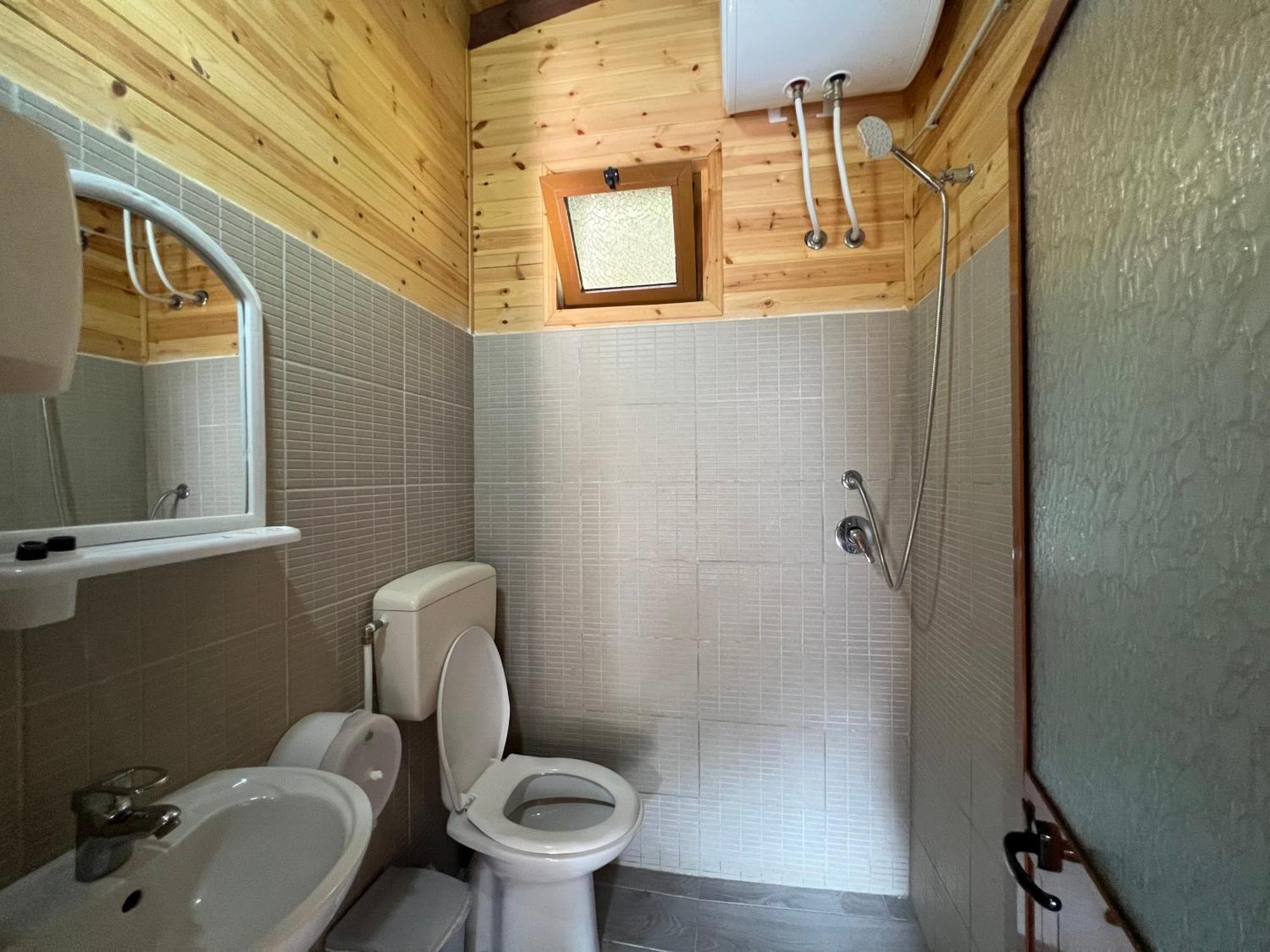 Bujtina Uji I Panjes, Log Cabins Dukat Eksteriør billede