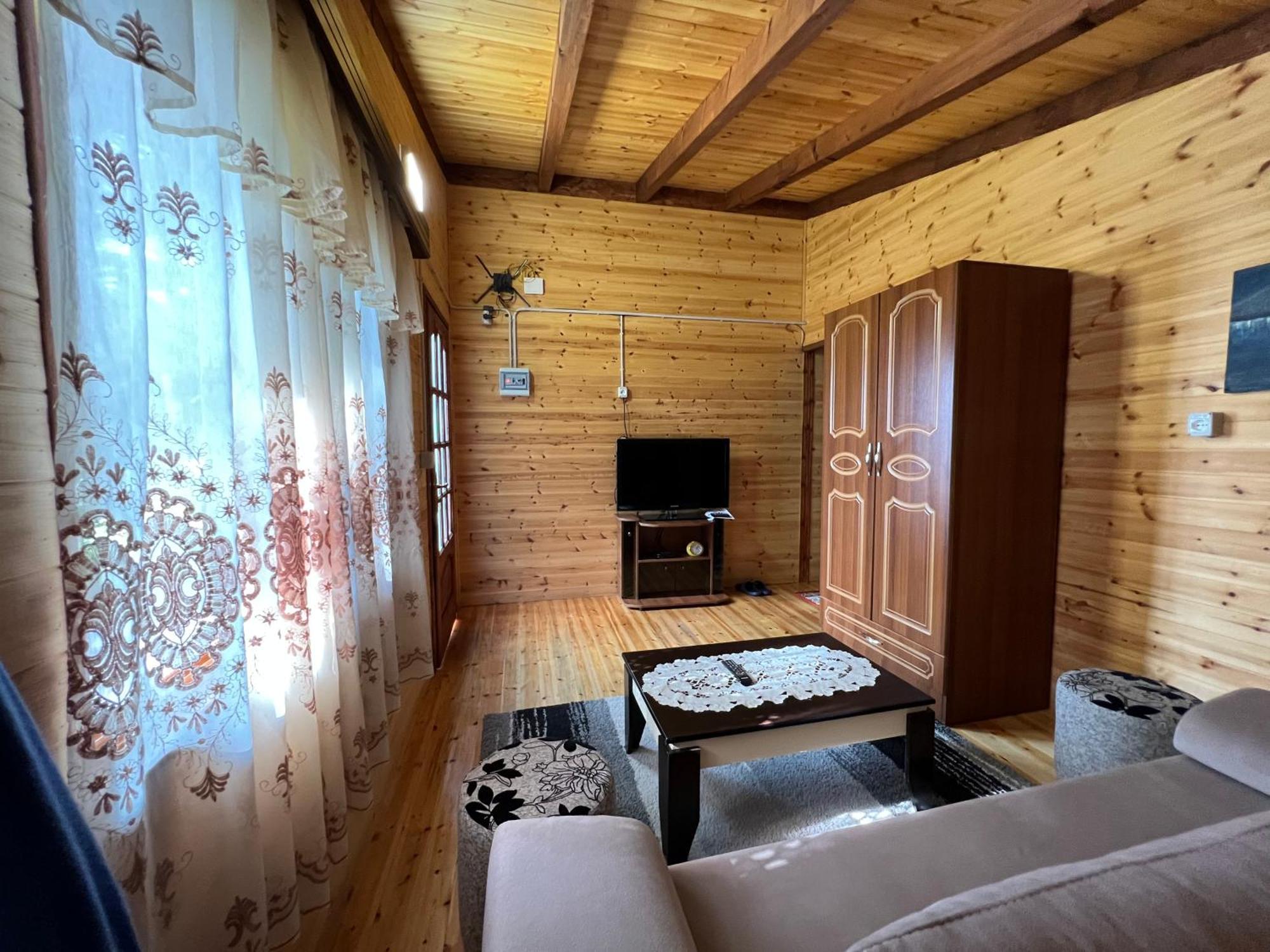 Bujtina Uji I Panjes, Log Cabins Dukat Eksteriør billede