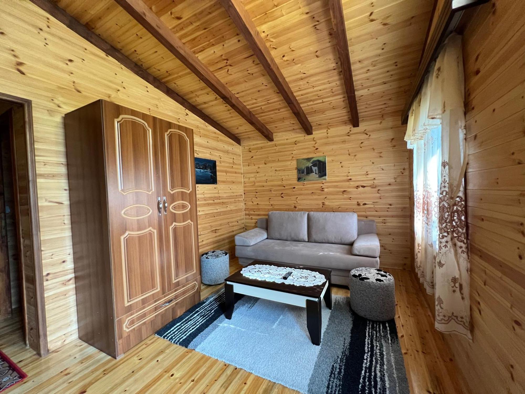 Bujtina Uji I Panjes, Log Cabins Dukat Eksteriør billede