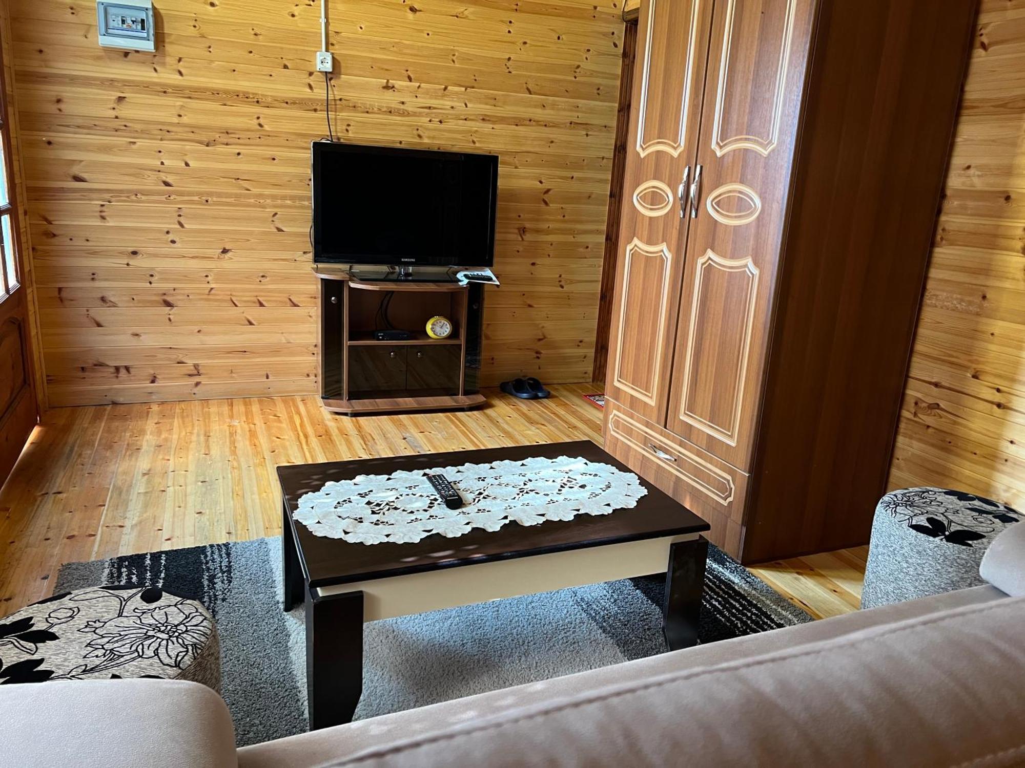 Bujtina Uji I Panjes, Log Cabins Dukat Eksteriør billede